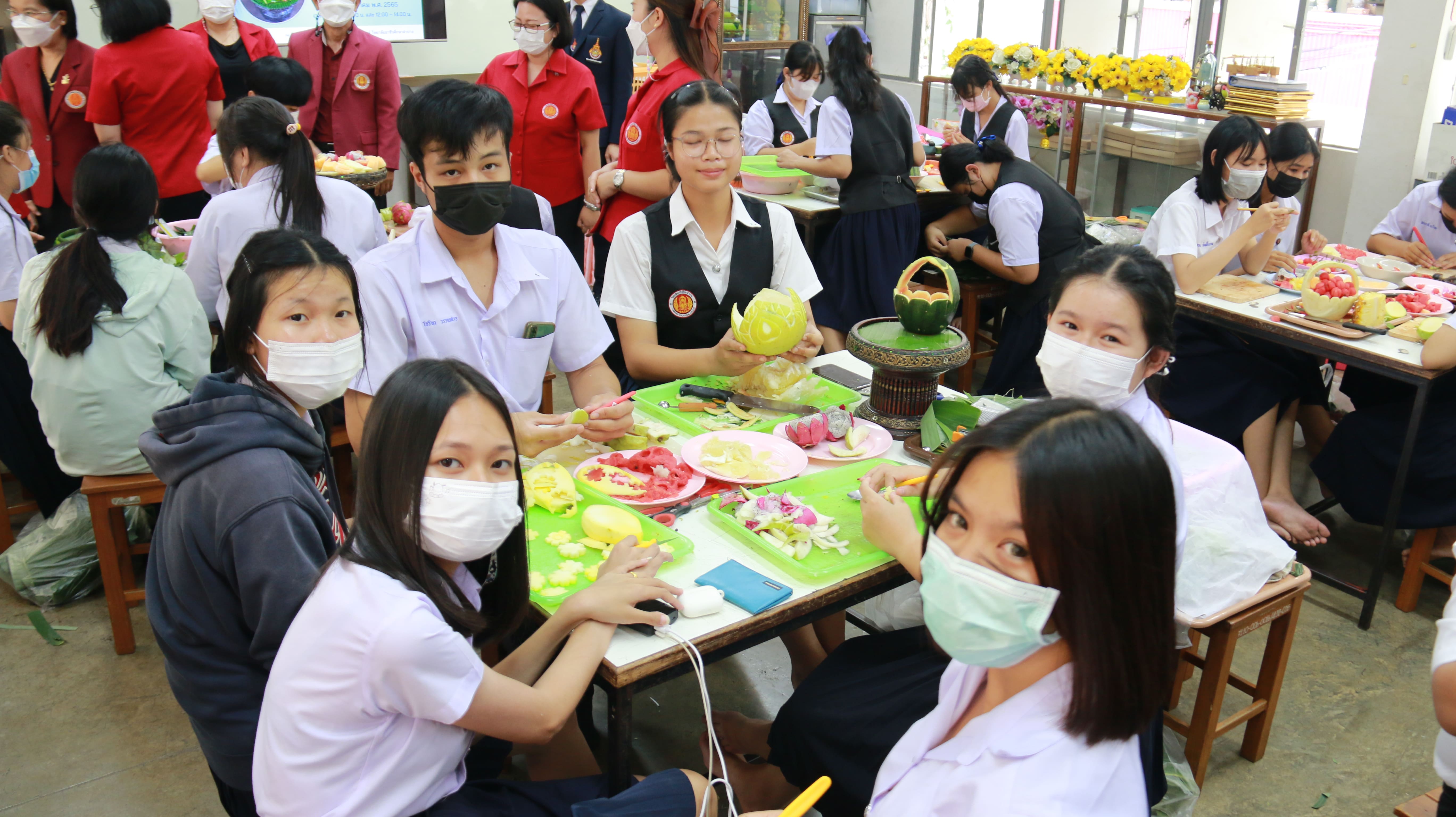 ทักษะการประดิษฐ์กระเช้าเทศกาลสงกรานต์ ปวส.